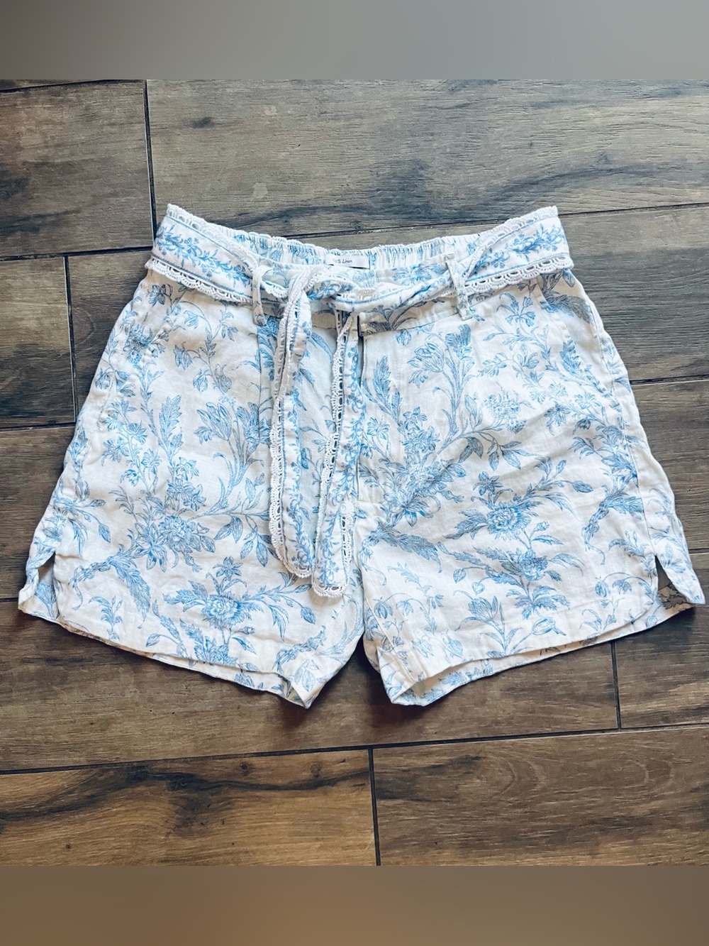 Laura Ashley 100% Linen shorts small